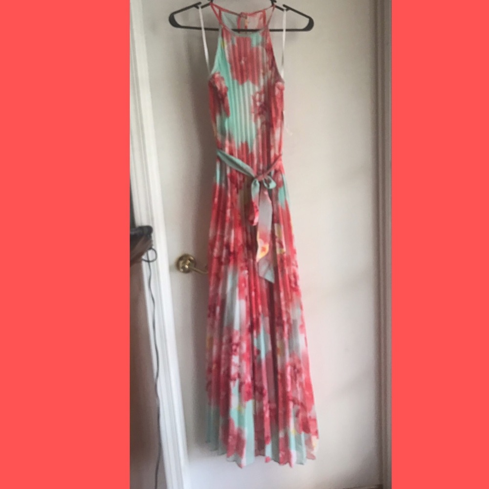 B. Darlin Floral print dress